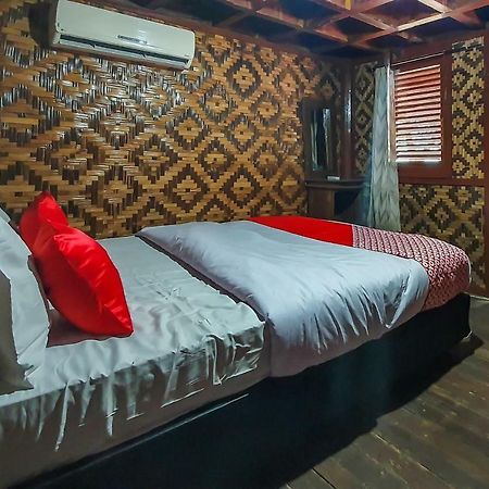 Oyo 951 Cempaka Ratu Beach Resort Sukabumi Εξωτερικό φωτογραφία