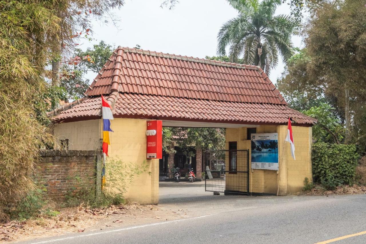 Oyo 951 Cempaka Ratu Beach Resort Sukabumi Εξωτερικό φωτογραφία