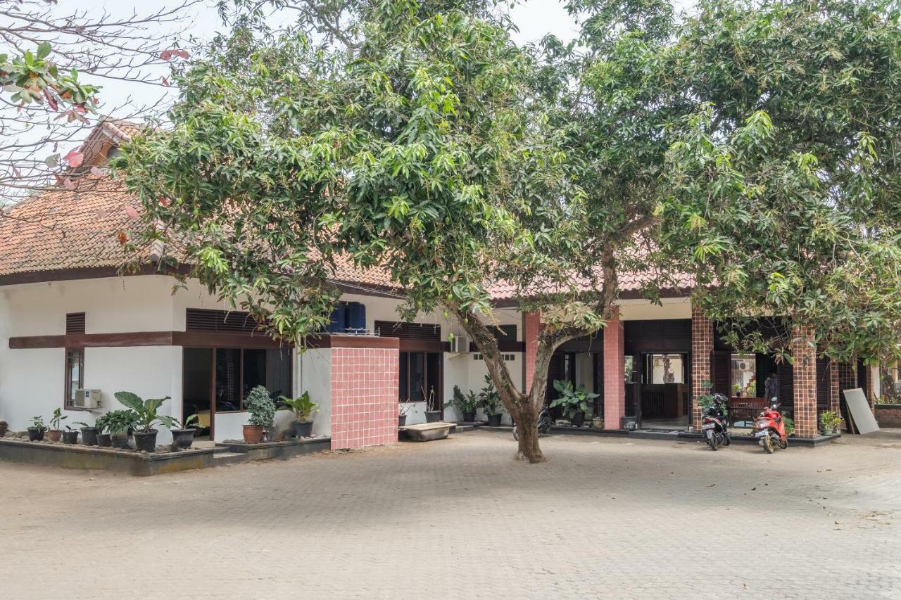 Oyo 951 Cempaka Ratu Beach Resort Sukabumi Εξωτερικό φωτογραφία