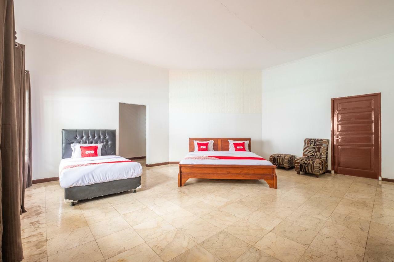 Oyo 951 Cempaka Ratu Beach Resort Sukabumi Εξωτερικό φωτογραφία
