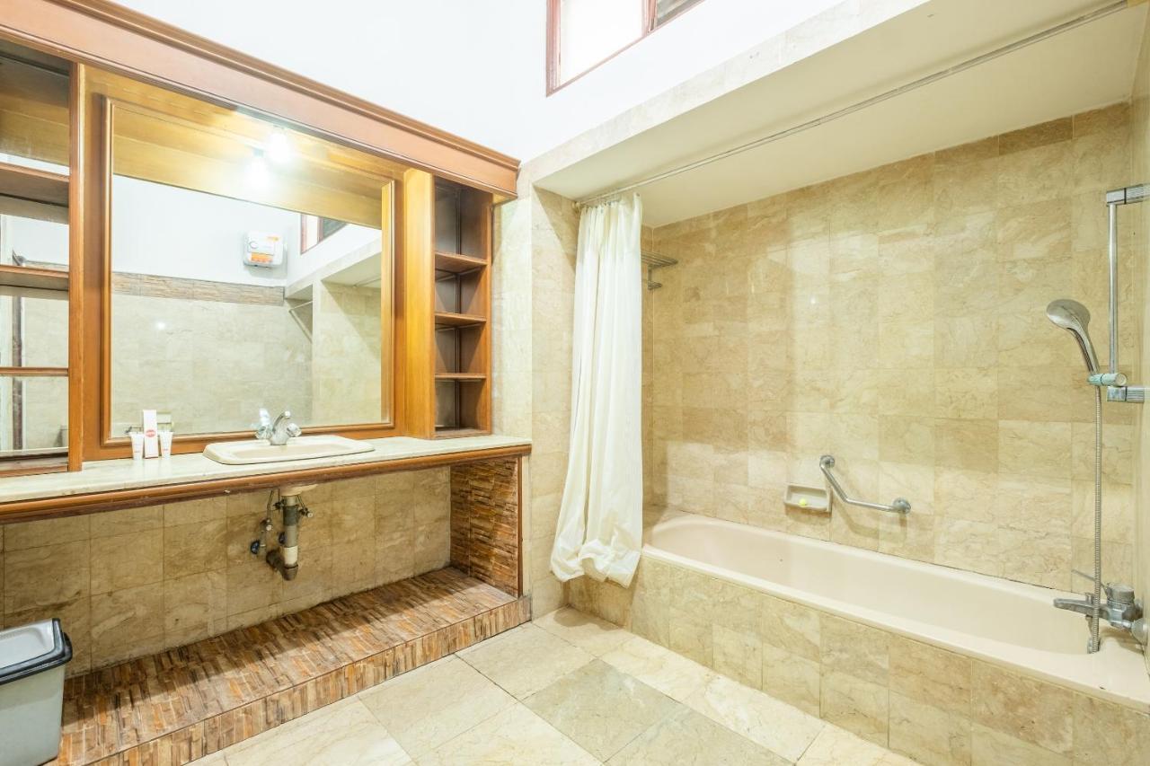Oyo 951 Cempaka Ratu Beach Resort Sukabumi Εξωτερικό φωτογραφία